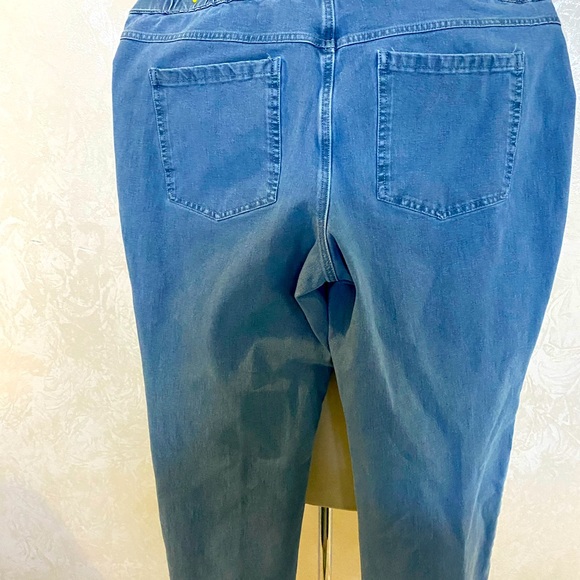 Petite Jeans - Picture 2 of 2